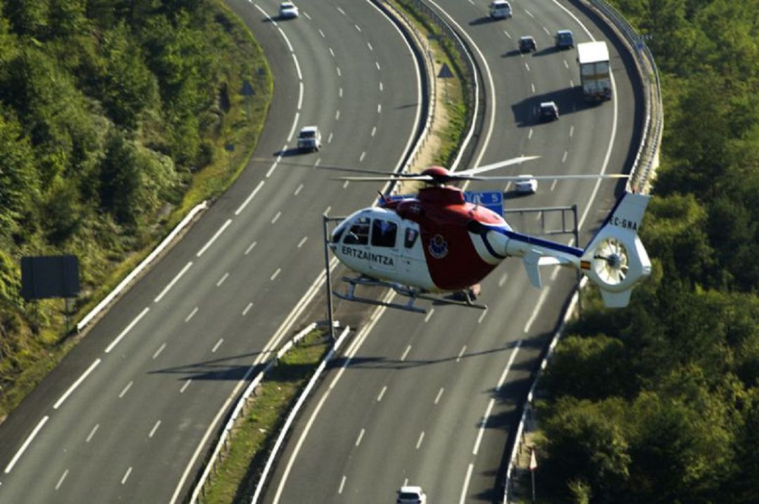 La patrulla no pudo detener el vehículo en el momento de la infracción pero se realizaron las correspondientes gestiones para identificar a su propietario y conductor La patrulla no pudo detener el vehículo en el momento de la infracción pero se realizaron las correspondientes gestiones para identificar a su propietario y conductor