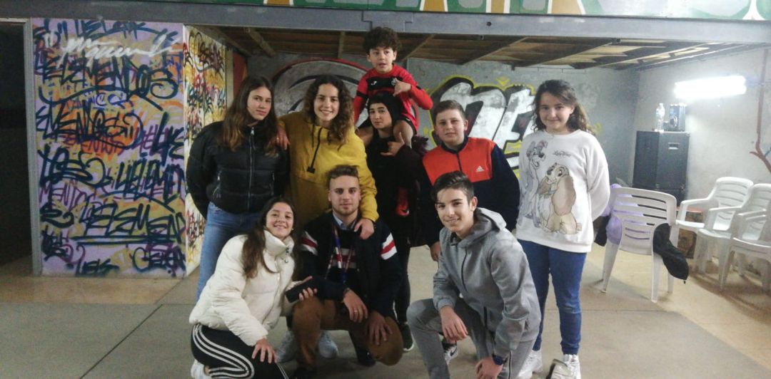 Algunos de los componentes de la comparsa infantil de Barbate 'Desde los mares del sur' Algunos de los componentes de la comparsa infantil de Barbate 'Desde los mares del sur'