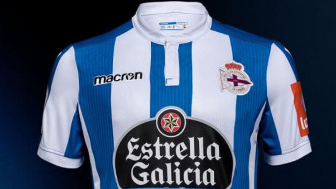 El Deportivo recupera su camiseta clásica