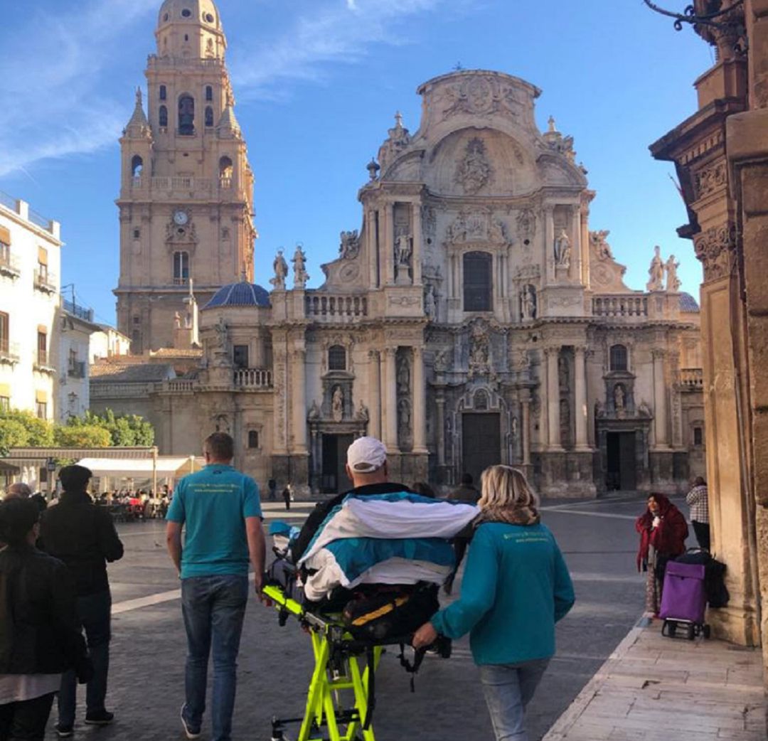 Recorre 2.000 kilómetros para ver cumplido su último sueño, ver la catedral de Murcia Recorre 2.000 kilómetros para ver cumplido su último sueño, ver la catedral de Murcia