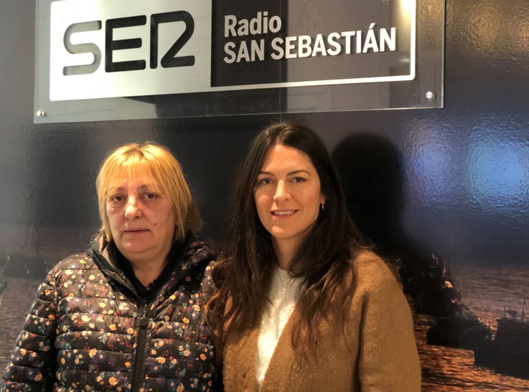 Mila Ponga, una de las usuarias de Why Not, junto a Ainara Hernando, una de las responsables de la entidad. Mila Ponga, una de las usuarias de Why Not, junto a Ainara Hernando, una de las responsables de la entidad.