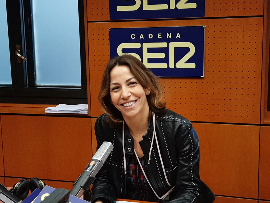 La concejala de Movilidad y Servicios Públicos, Natalia Chueca, en los estudios de Radio Zaragoza La concejala de Movilidad y Servicios Públicos, Natalia Chueca, en los estudios de Radio Zaragoza
