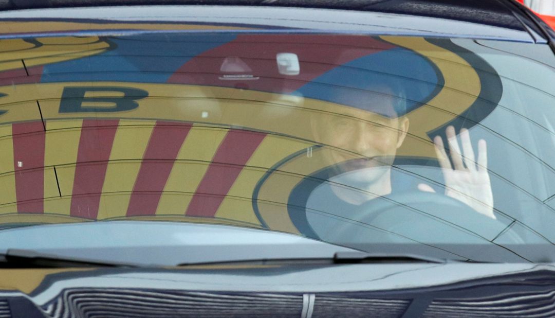 Valverde, saliendo de la Ciudad Deportiva Joan Gamper. Valverde, saliendo de la Ciudad Deportiva Joan Gamper.