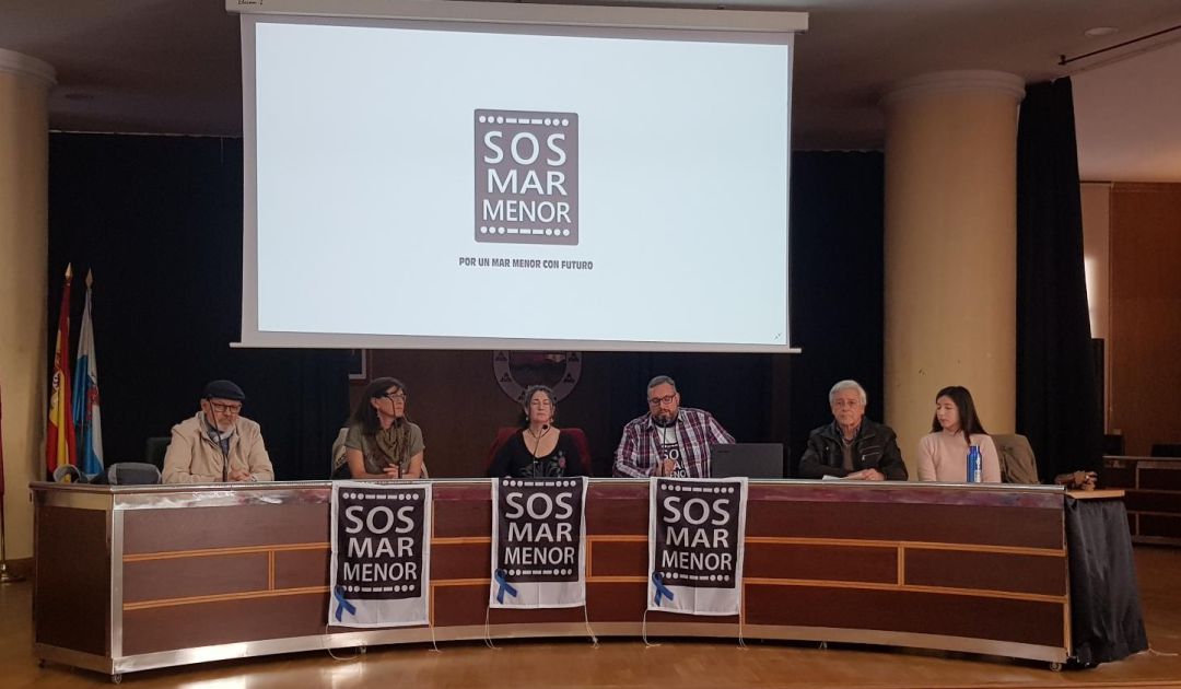 Miembros de los diversos colectivos que forman la plataforma SOS Mar Menor Miembros de los diversos colectivos que forman la plataforma SOS Mar Menor