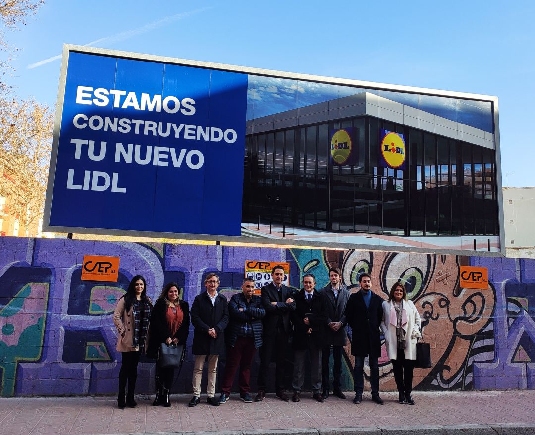 Puesta de la primera piedra de Lidl en Linares. Puesta de la primera piedra de Lidl en Linares.