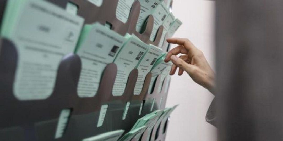 El PSOE volvería a ganar las elecciones en Andalucía pero la derecha vuelve a sumar El PSOE volvería a ganar las elecciones en Andalucía pero la derecha vuelve a sumar