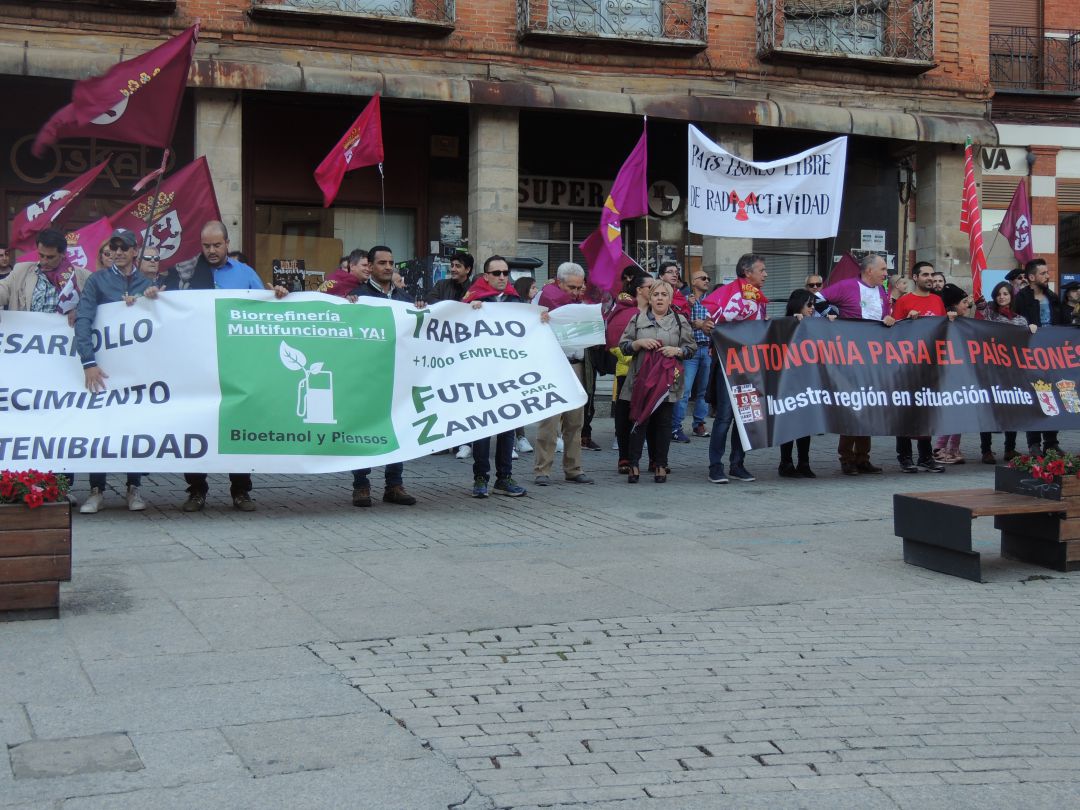 Manifestación leonesista en las Plaza Mayor de Benavente Manifestación leonesista en las Plaza Mayor de Benavente
