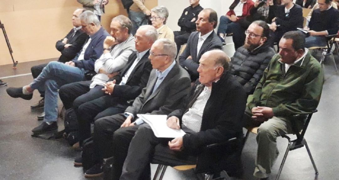 Banquillo de los acusados. Banquillo de los acusados.