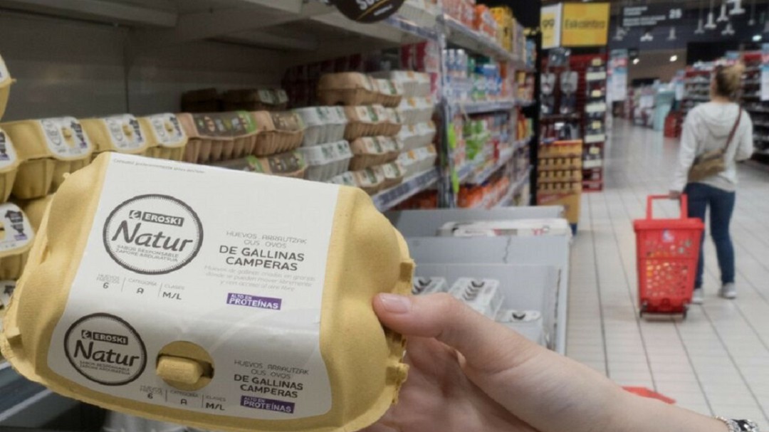 ¿Cuanto C02 genera un huevo de supermercado?