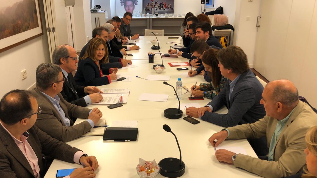 El PSOE-M acusa a Díaz Ayuso de ignorar a los municipios socialistas