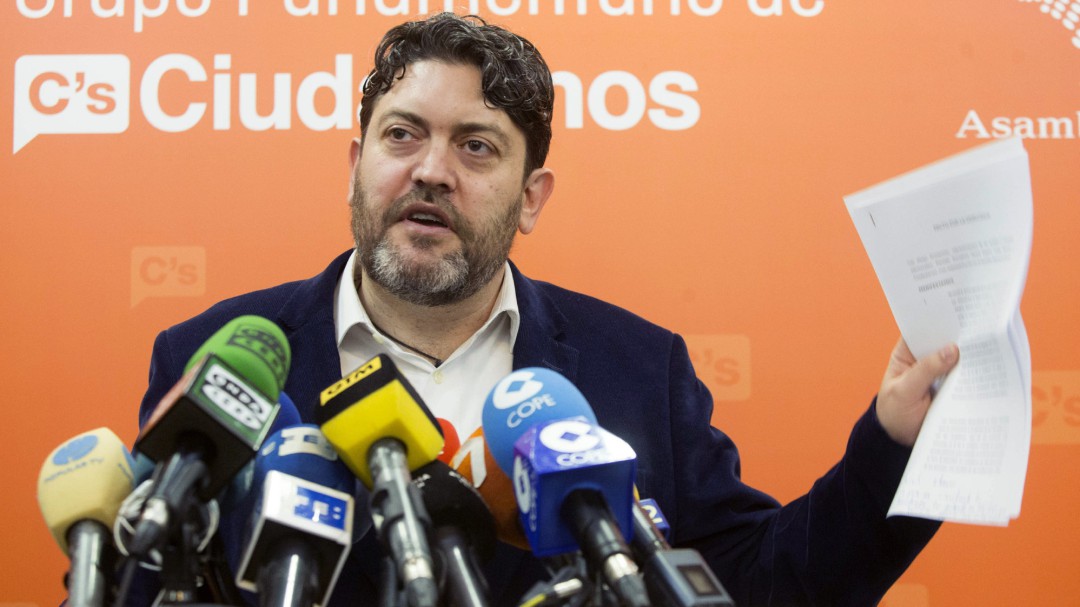 Miguel Sánchez: "¡Pim! Disparo en el pie, parental"