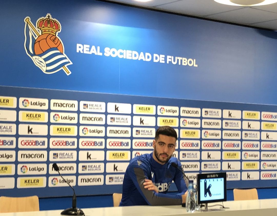 Mikel Merino en la sala de prensa de Zubieta Mikel Merino en la sala de prensa de Zubieta