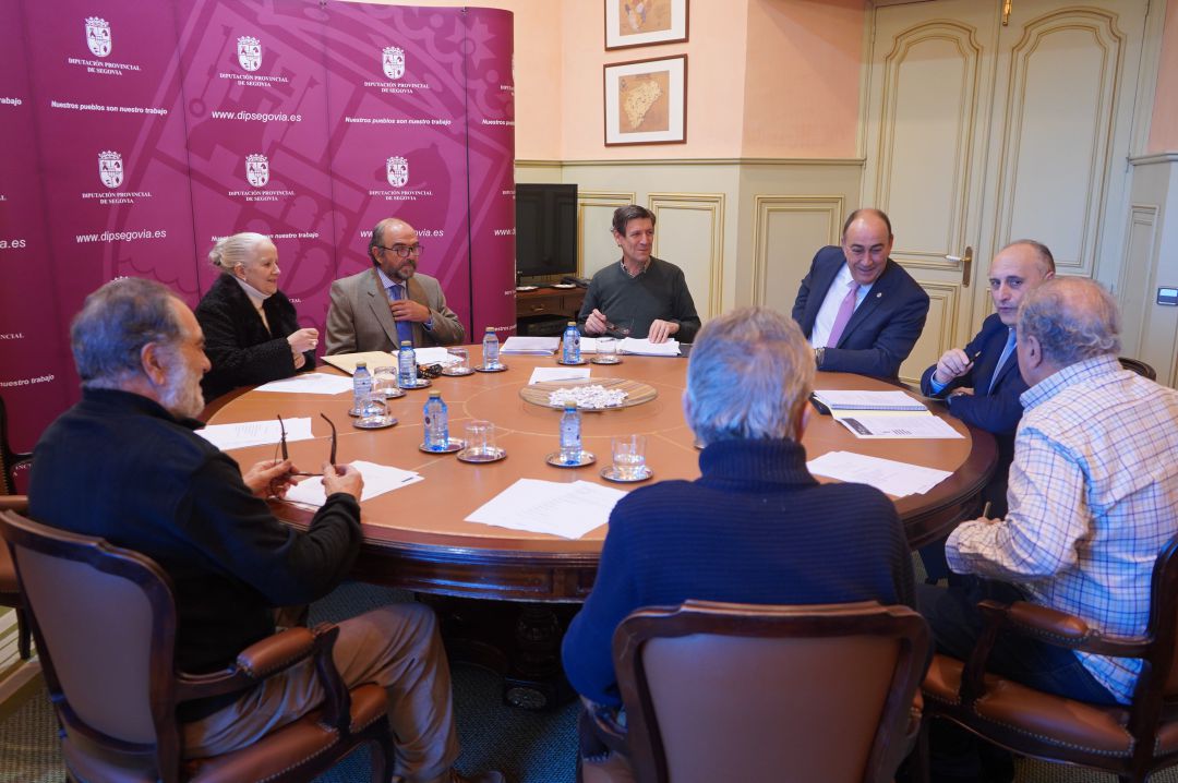 Reunión del patronato de la Fundación Rodera Robles en la Diputación de Segovia Reunión del patronato de la Fundación Rodera Robles en la Diputación de Segovia