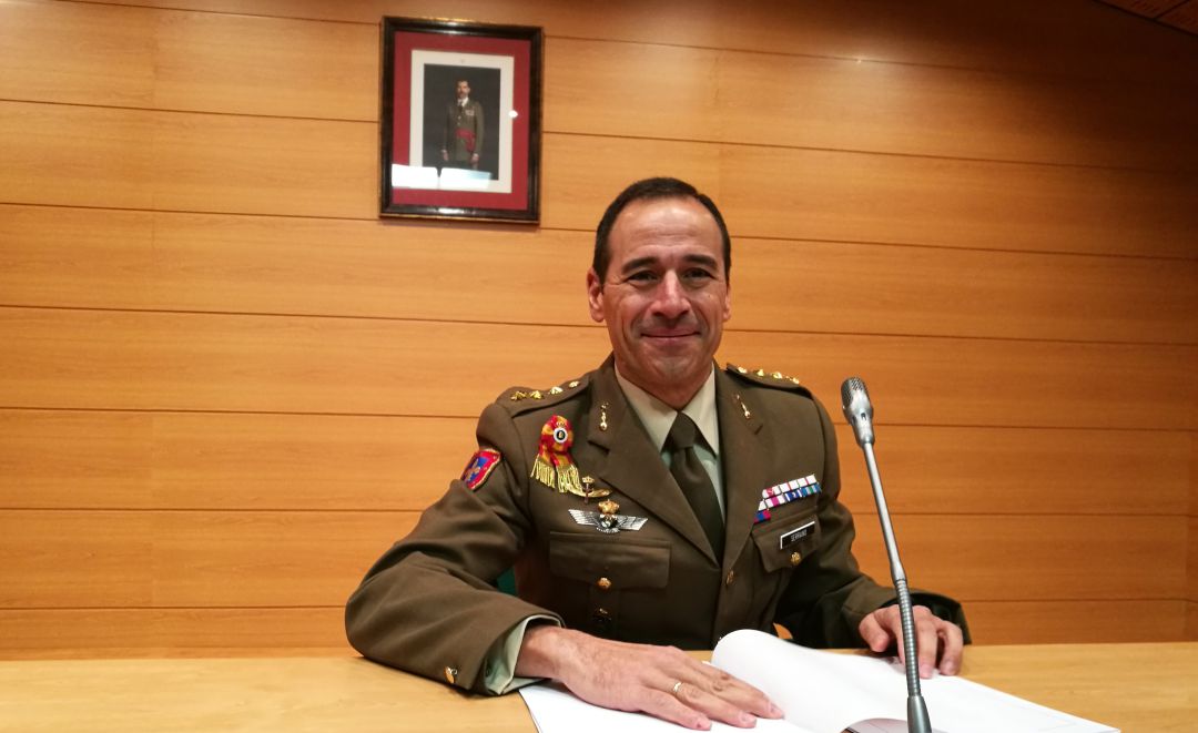 El coronel director de la Academia de Artillería Alejandro Serrano Martínez en su comparecencia ante los medios El coronel director de la Academia de Artillería Alejandro Serrano Martínez en su comparecencia ante los medios