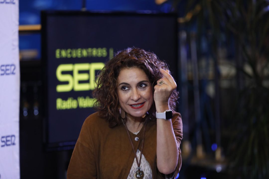 María Jesús Montero en su entrevista en Encuentros SER celebrado en València cuando acudió como Ministra de Hacienda en funciones María Jesús Montero en su entrevista en Encuentros SER celebrado en València cuando acudió como Ministra de Hacienda en funciones