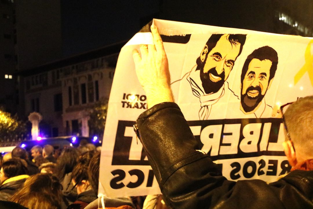 La Generalitat aprueba el permiso para Jordi Sànchez y Jordi Cuixart La Generalitat aprueba el permiso para Jordi Sànchez y Jordi Cuixart