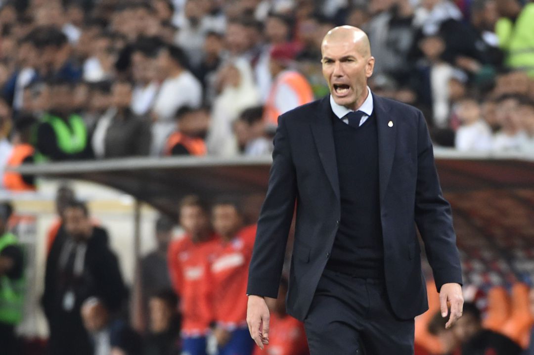Zidane, durante la final de la Supercopa de España. Zidane, durante la final de la Supercopa de España.