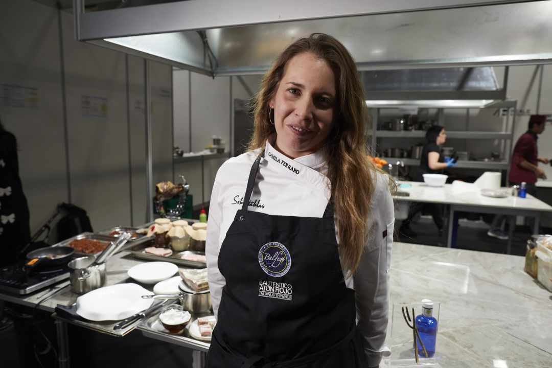Camila Ferraro, en las cocinas del congreso. Camila Ferraro, en las cocinas del congreso.