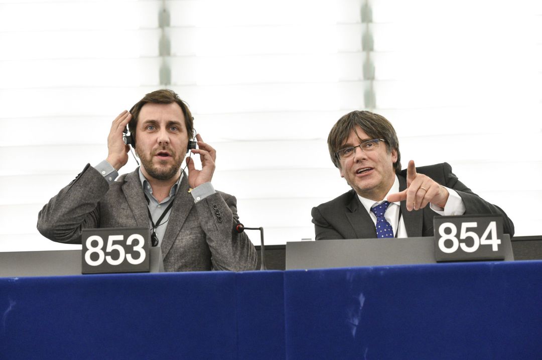 Los eurodiputados Carles Puogdemont y Toni Comín. Los eurodiputados Carles Puogdemont y Toni Comín.