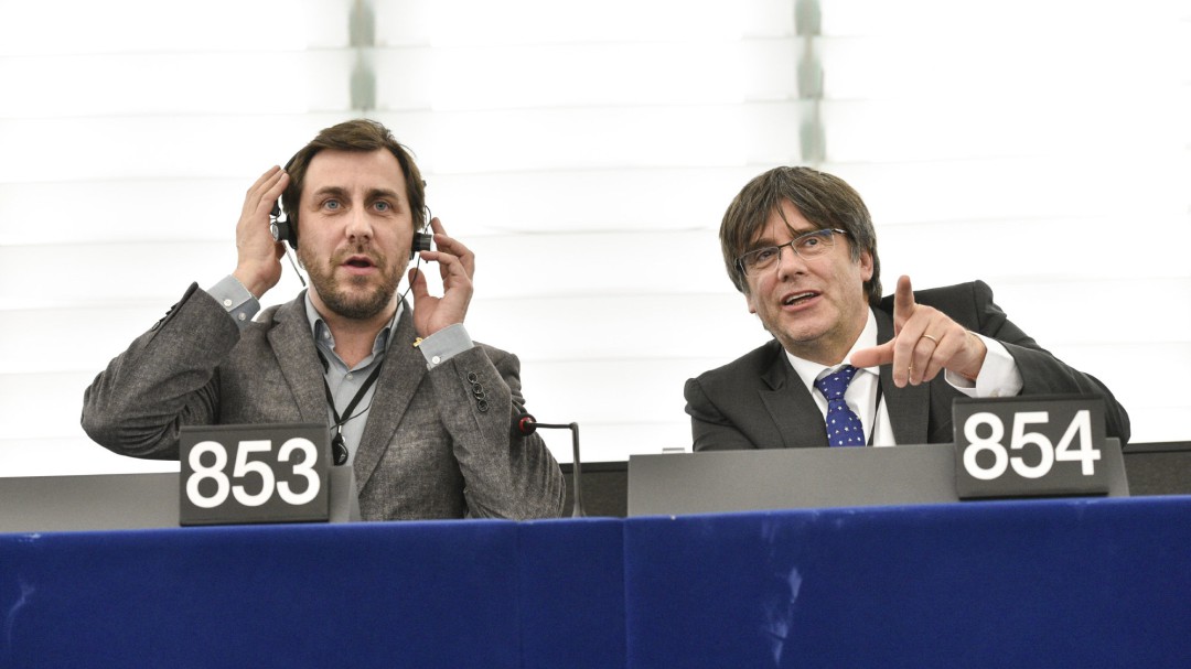 El Parlamento Europeo inicia el procedimiento para retirar la inmunidad a Puigdemont y Comín