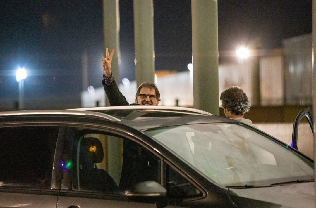 Jordi Cuixart sale de la cárcel de Lledoners por su primer permiso penitenciario.
Jordi Cuixart sale de la cárcel de Lledoners por su primer permiso penitenciario.