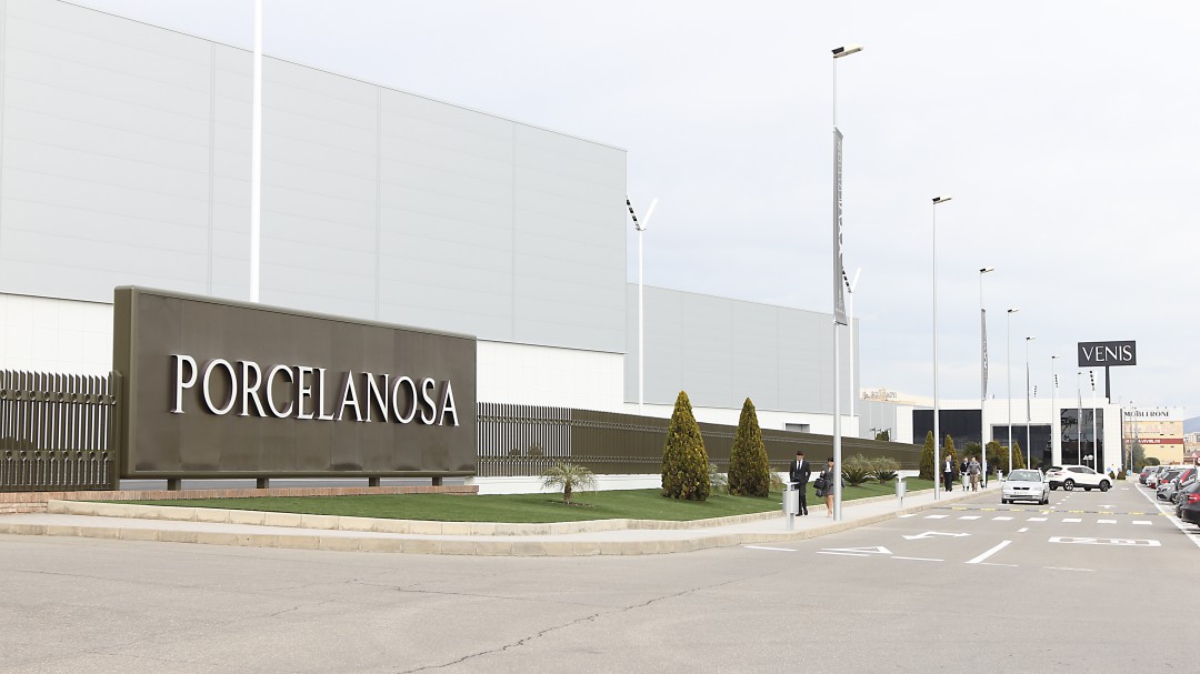 Arttysur lleva el lujo a Sierra Nevada con Porcelanosa