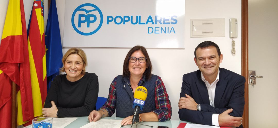 Los tres concejales del grupo municipal del PP en el Ayuntamiento de Dénia. Los tres concejales del grupo municipal del PP en el Ayuntamiento de Dénia.