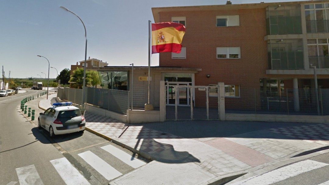 ... y los agentes niegan haberle dicho "a mí me hablas español, que estamos en España"