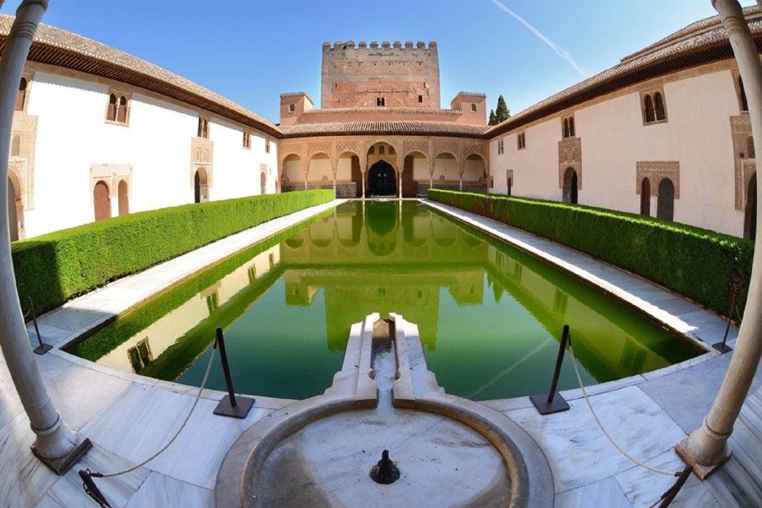 Vista panorámica del Patio de los Arrayanes Vista panorámica del Patio de los Arrayanes