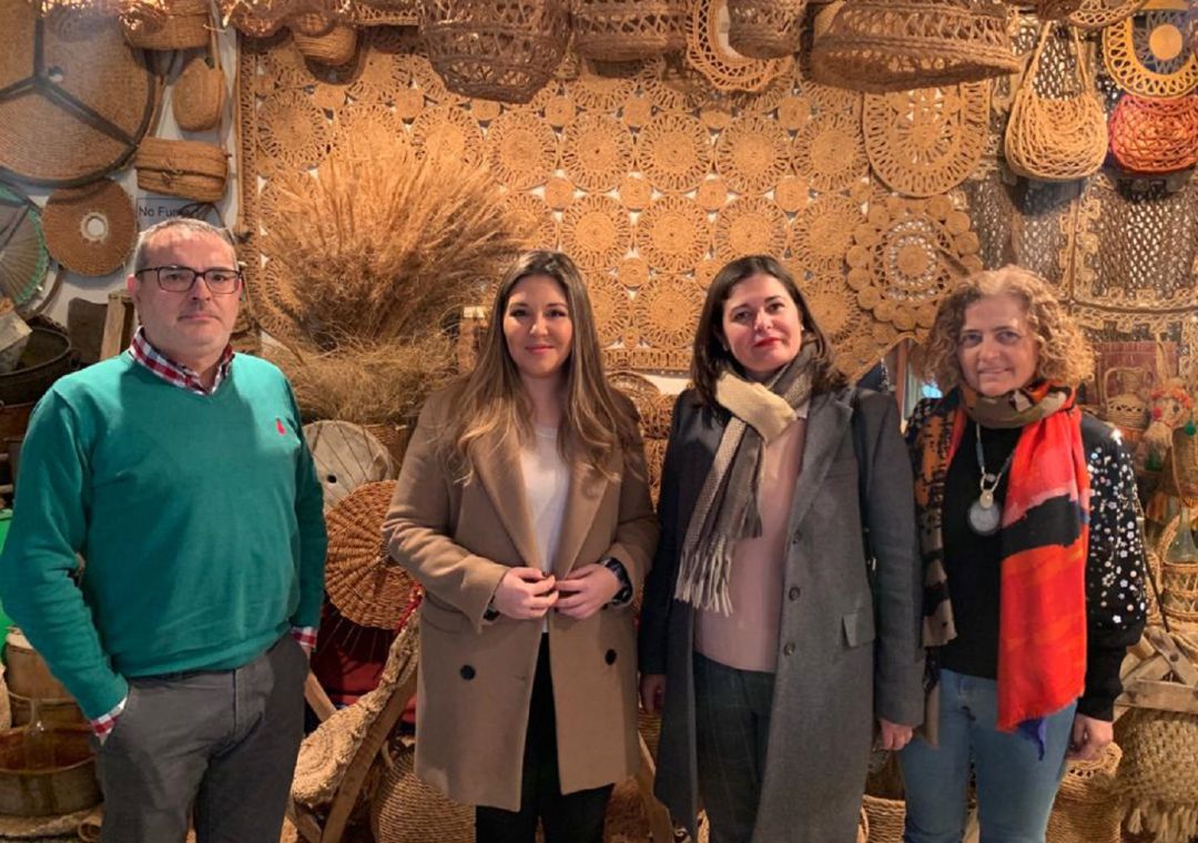 La delegada de Turismo, Raque Morales, segunda por la izquierda, durante la visita a las actuales instalaciones al Museo de Jódar, junto a la alcaldesa, M.ª Tersa García acompañadas por la concejala de Cultura, Juani Vílchez y el presidente de Saudar, ILdefonso alcalá La delegada de Turismo, Raque Morales, segunda por la izquierda, durante la visita a las actuales instalaciones al Museo de Jódar, junto a la alcaldesa, M.ª Tersa García acompañadas por la concejala de Cultura, Juani Vílchez y el presidente de Saudar, ILdefonso alcalá