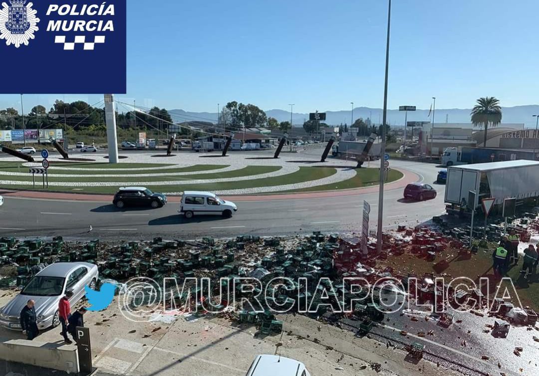 Imagen de la rontonda de Los Puros (Murcia) donde ha ocurrido el accidente Imagen de la rontonda de Los Puros (Murcia) donde ha ocurrido el accidente