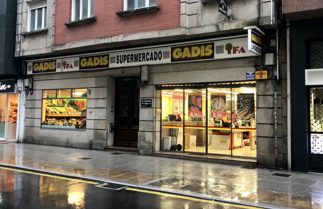 Movimiento comercial a tres bandas en la milla de oro de Pontevedra Movimiento comercial a tres bandas en la milla de oro de Pontevedra