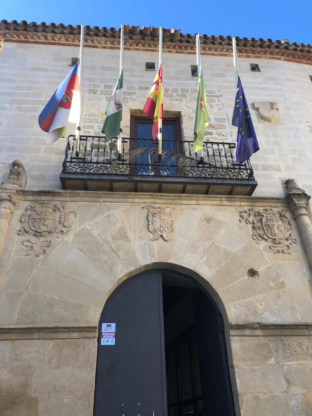 El alcalde, Pedro García, ha decretado dos jornadas de luto oficial El alcalde, Pedro García, ha decretado dos jornadas de luto oficial