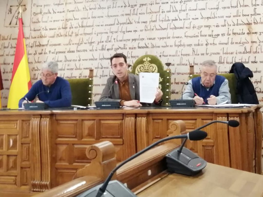 Momento de la rueda de prensa del Luciano Huerga y los portavoces del MDSP, Jerónimo Cantuche y Carlos Pedrero Momento de la rueda de prensa del Luciano Huerga y los portavoces del MDSP, Jerónimo Cantuche y Carlos Pedrero