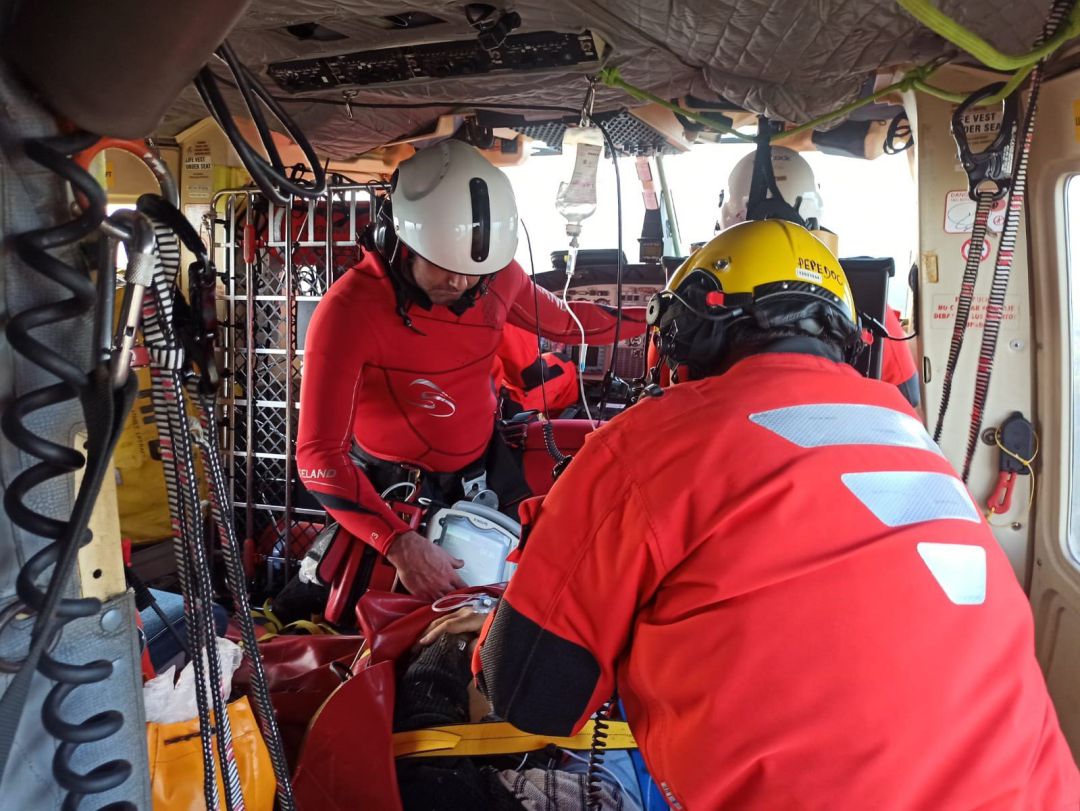 El hombre, que finalmente ha fallecido, tuvo que ser evacuado por el helicóptero del 112 Cantabria. El hombre, que finalmente ha fallecido, tuvo que ser evacuado por el helicóptero del 112 Cantabria.