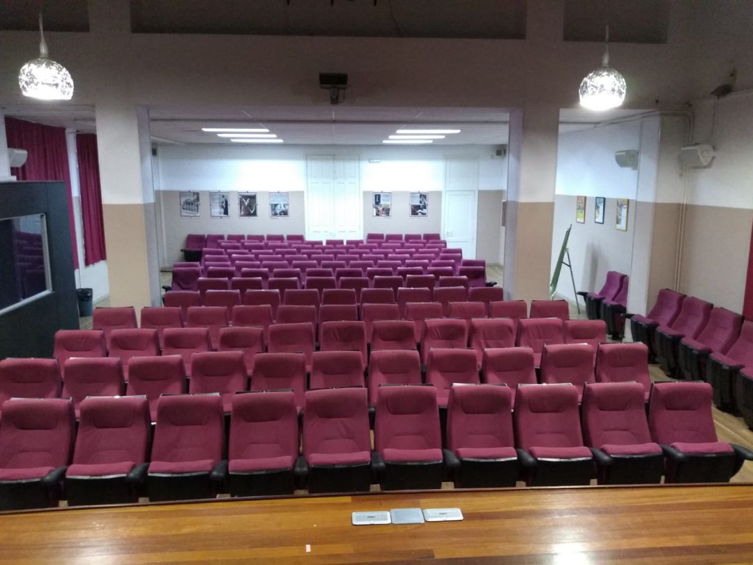 Salón de actos del IES Ataúlfo Argenta. Salón de actos del IES Ataúlfo Argenta.