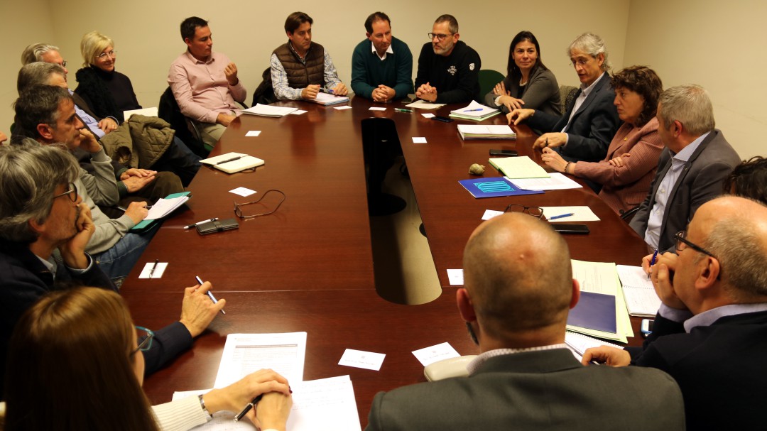 Regants reclamen més informació sobre biocides per netejar els canals