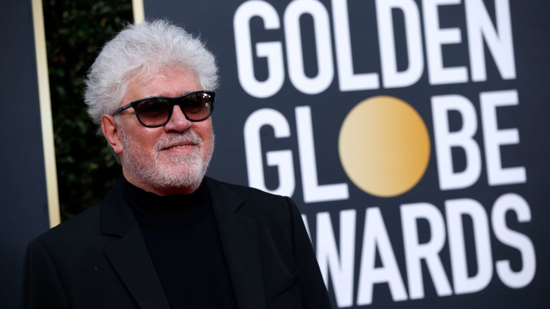 Almodóvar acude a los Feroz como favorito después de la nominación a los Óscar