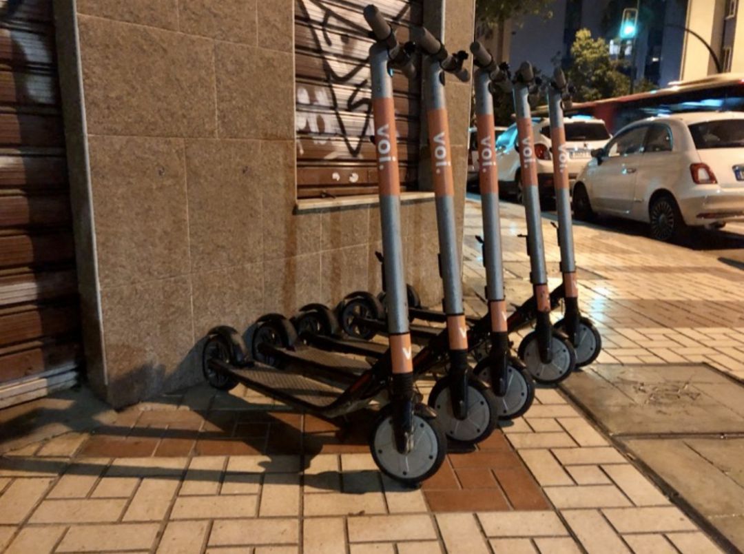 Málaga no consigue poner coto a los patinetes: Málaga no consigue poner coto a los patinetes Málaga no consigue poner coto a los patinetes: Málaga no consigue poner coto a los patinetes