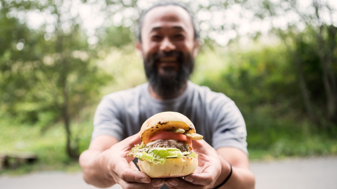 El dilema de la hamburguesa sin carne: ¿orgánica e insulsa o sabrosa pero transgénica?