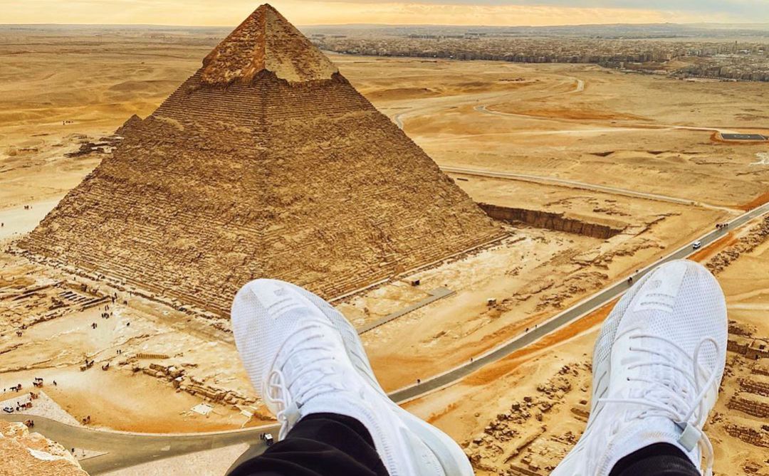 Vitaly Zdorovetskiy desde lo alto de la pirámide. Vitaly Zdorovetskiy desde lo alto de la pirámide.