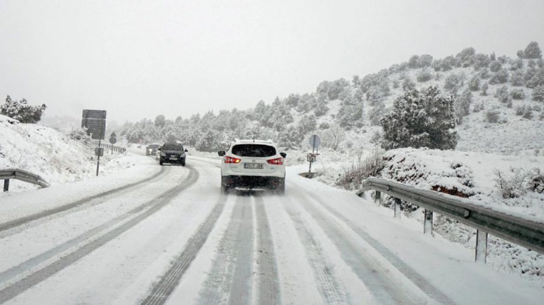 El Departamento de Seguridad del Gobierno Vasco ha activado para el próximo domingo un aviso amarillo porque la cota de nieve podría descender de los 800 metros de madrugada a los 500 al mediodía El Departamento de Seguridad del Gobierno Vasco ha activado para el próximo domingo un aviso amarillo porque la cota de nieve podría descender de los 800 metros de madrugada a los 500 al mediodía