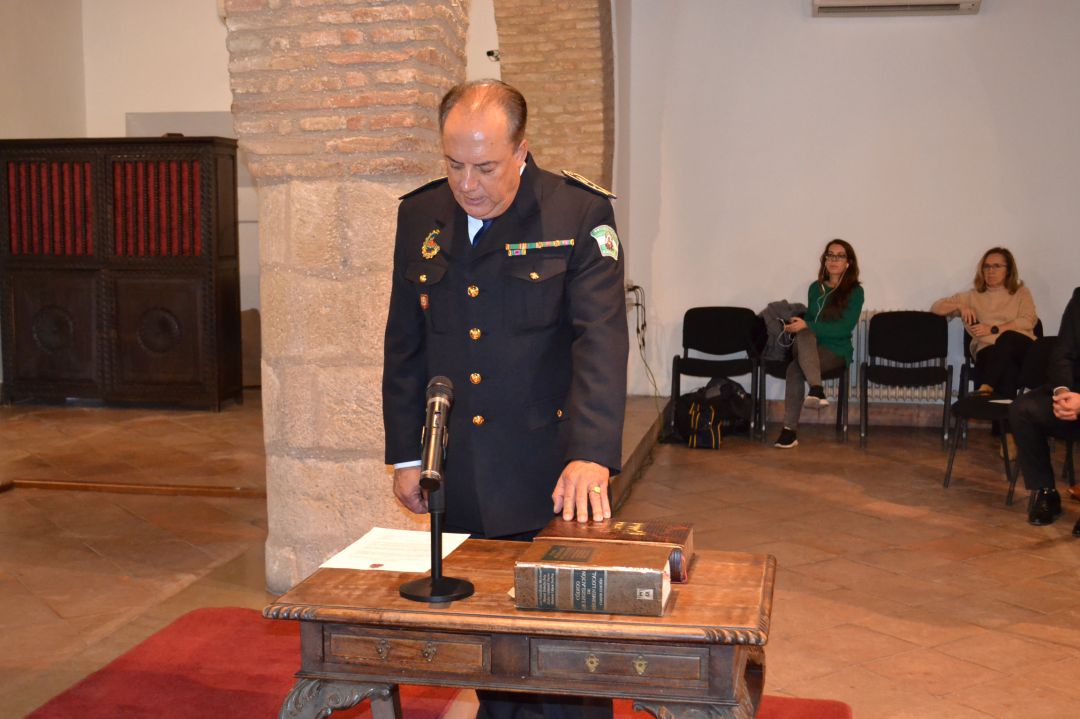Carrasco ha jurado su cargo este viernes en el salón del plenos del Ayuntamiento de Ronda Carrasco ha jurado su cargo este viernes en el salón del plenos del Ayuntamiento de Ronda