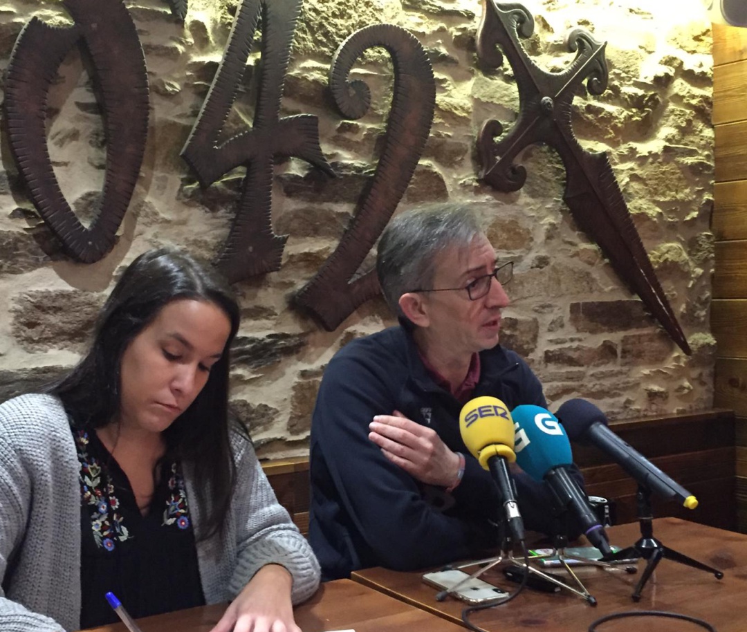 Moncho Fernández, durante la rueda de prensa celebrada en el Mesón O 42 Moncho Fernández, durante la rueda de prensa celebrada en el Mesón O 42