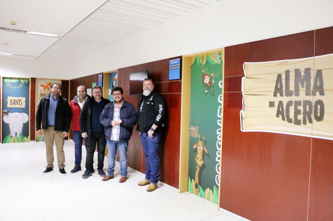 Miembros del El Zurdo y de Alma de Acero en el centro de Salud de Bellreguard Miembros del El Zurdo y de Alma de Acero en el centro de Salud de Bellreguard