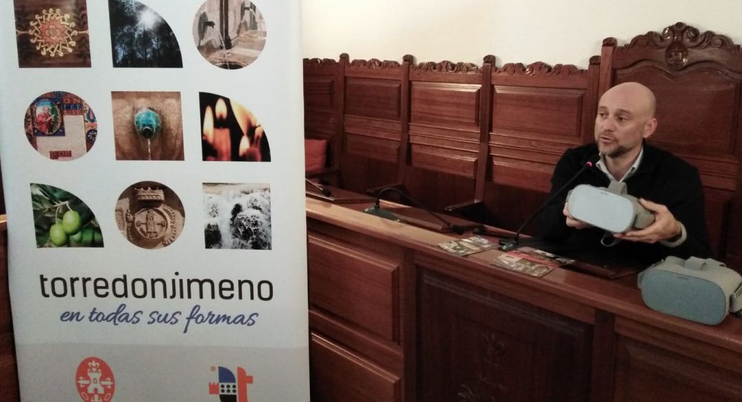 El concejal de Turismo de Torredonjimeno, José Juan Tudela, presenta a los medios de comunicación las iniciativas que el Consistorio llevará a Fitur. El concejal de Turismo de Torredonjimeno, José Juan Tudela, presenta a los medios de comunicación las iniciativas que el Consistorio llevará a Fitur.