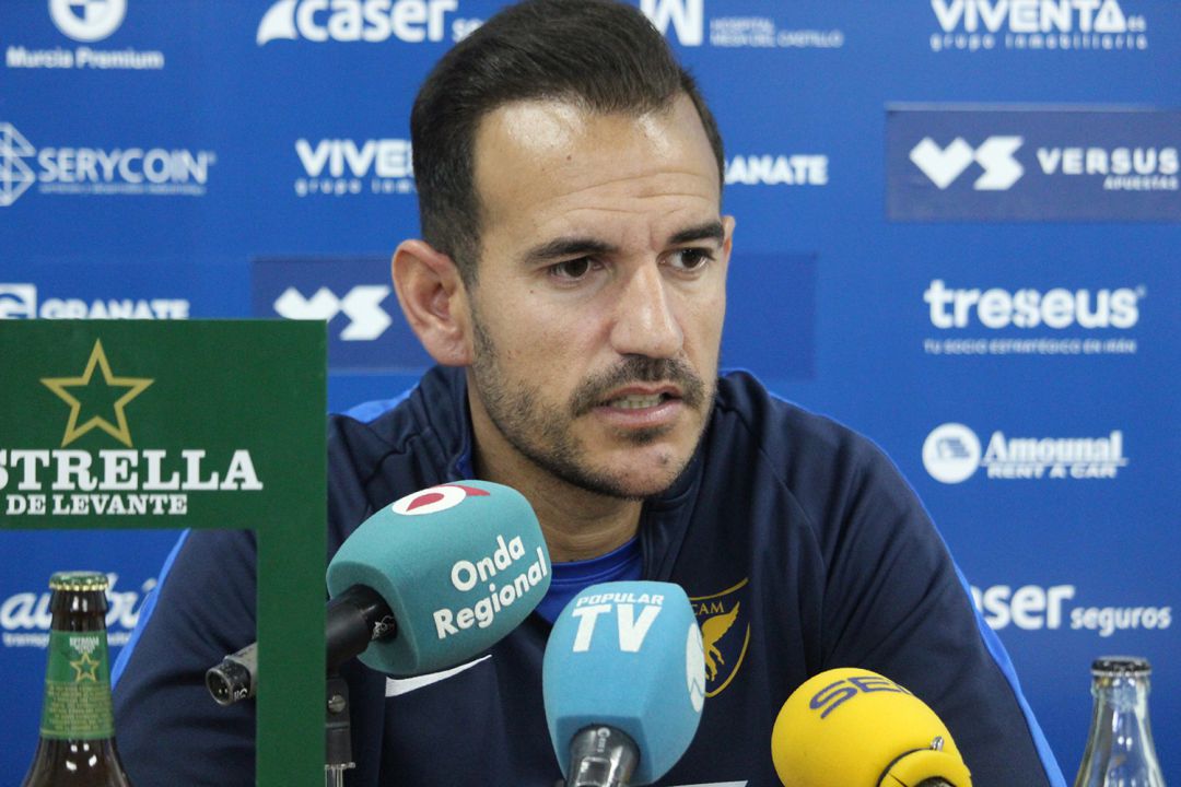 Sergio Aracil en su primera rueda de prensa como técnico del UCAM Murcia CF Sergio Aracil en su primera rueda de prensa como técnico del UCAM Murcia CF