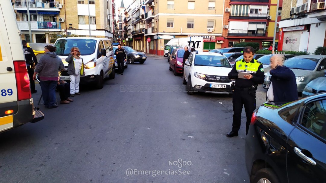 Atropellado un anciano y su acompañante en la calle Evangelista