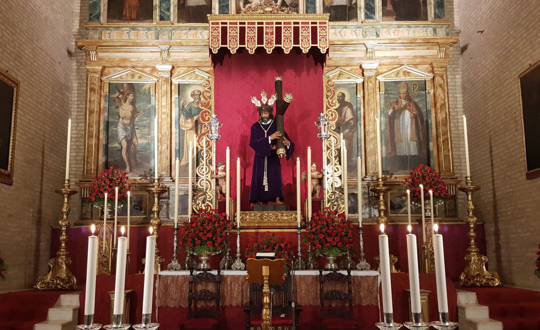 La imagen de Jesus Nazareno en el altar de triduo en la Parroquia de Nuestra Señora de la Oliva de Salteras La imagen de Jesus Nazareno en el altar de triduo en la Parroquia de Nuestra Señora de la Oliva de Salteras