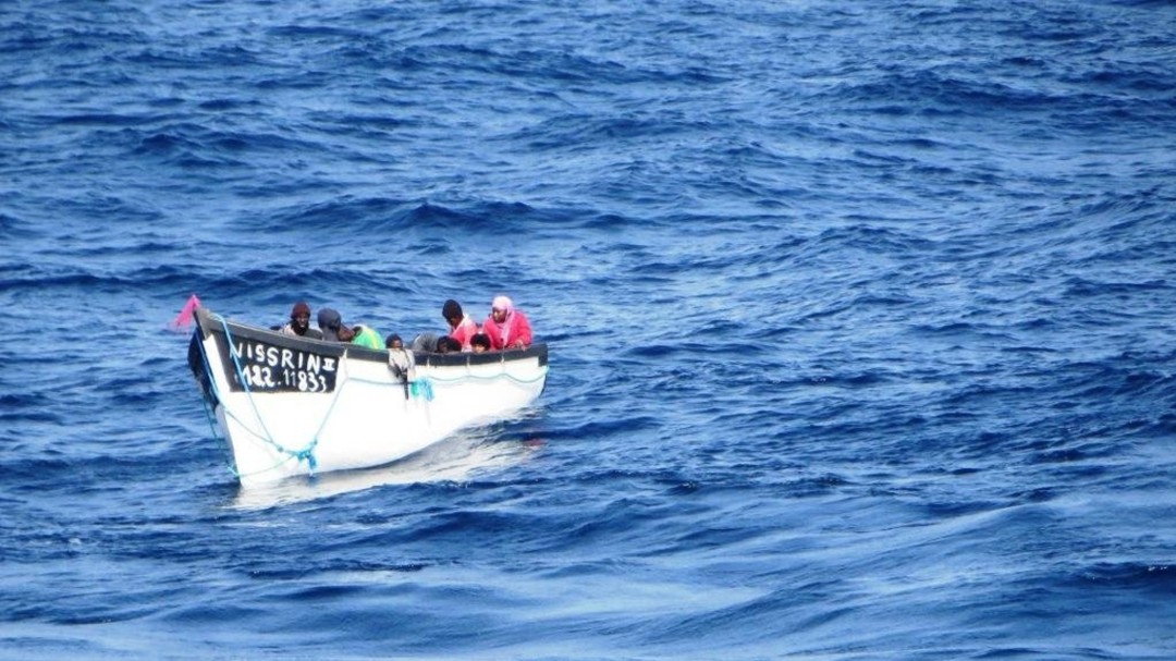 Llega una patera con 45 migrantes al Muelle de Arguineguín